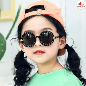 những lưu ý khi cắt kính cho trẻ nhỏ